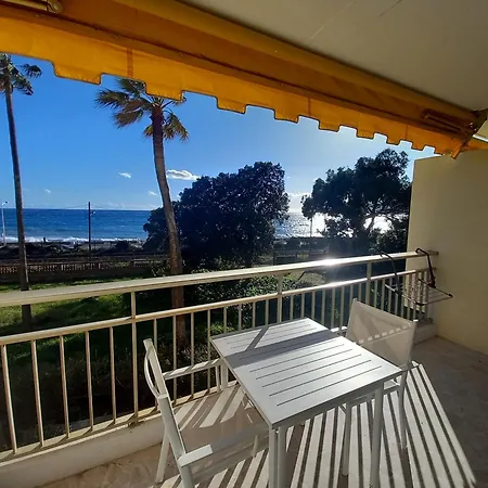 Le Trident B Κάννες